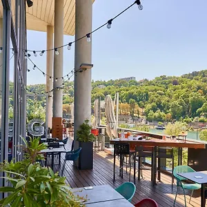 Novotel Centre-confluence Bord De Saone Otel