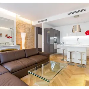 Апартаменты De Luxe Place Bellecour, Лион